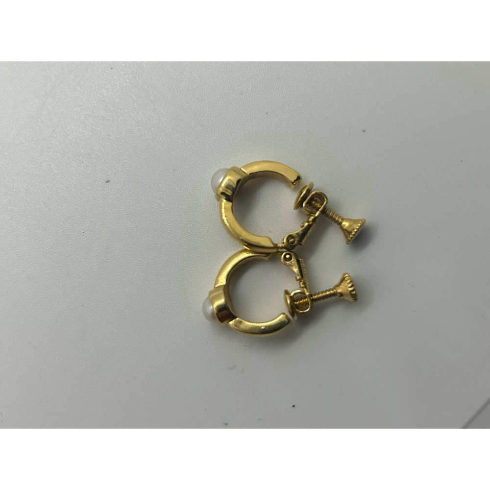 Vintage Napier dainty Gold Tone Pearl Huggie Hoop Screw Back Earrings Signed mcm - Picture 10 of 12